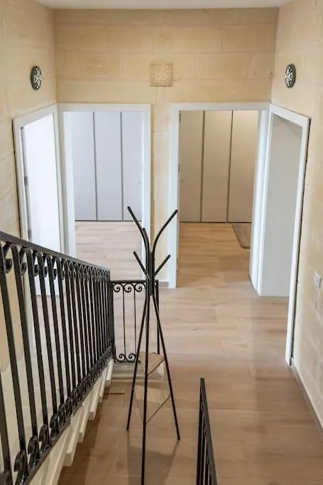 Exclusive Seafront Townhouse Sliema, Valletta View Holiday home