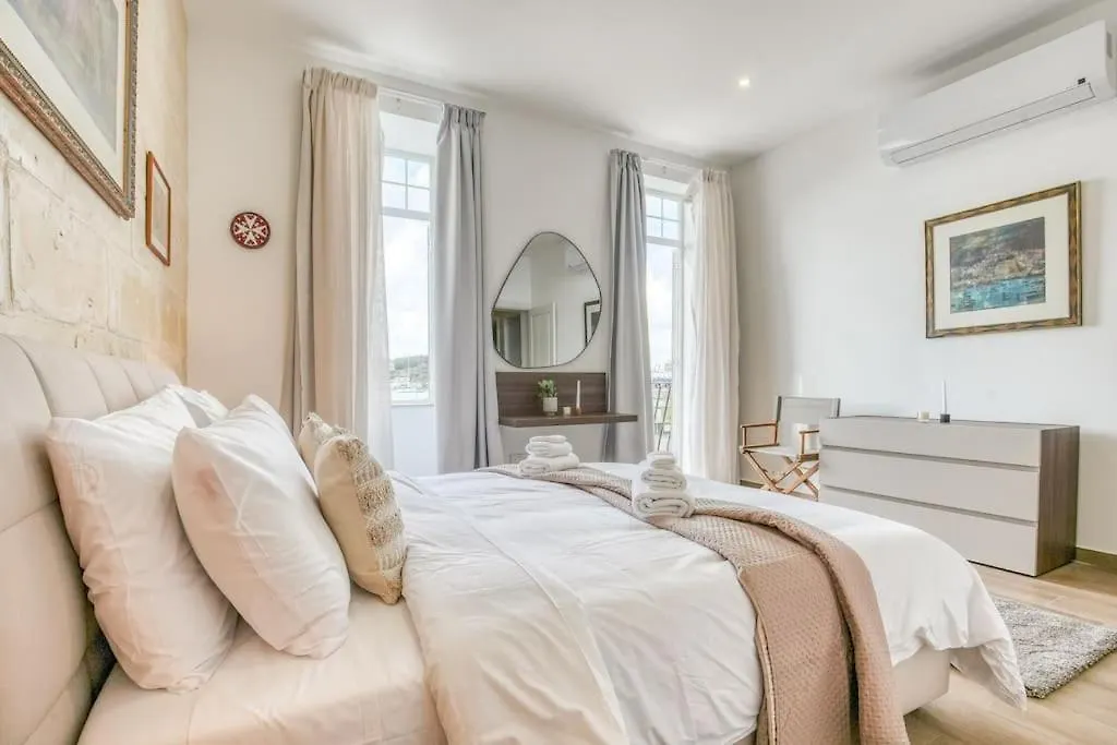 Holiday home Exclusive Seafront Townhouse Sliema, Valletta View Malta