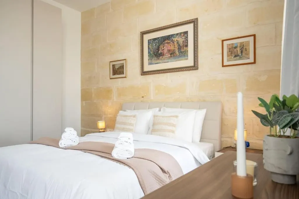 Exclusive Seafront Townhouse Sliema, Valletta View Holiday home Sliema