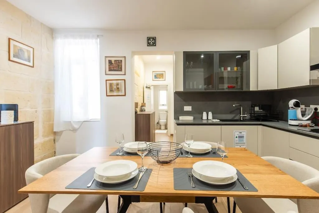 Exclusive Seafront Townhouse Sliema, Valletta View