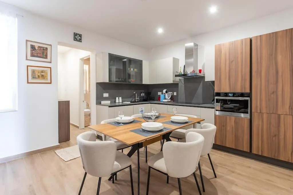Exclusive Seafront Townhouse Sliema, Valletta View Holiday home Sliema
