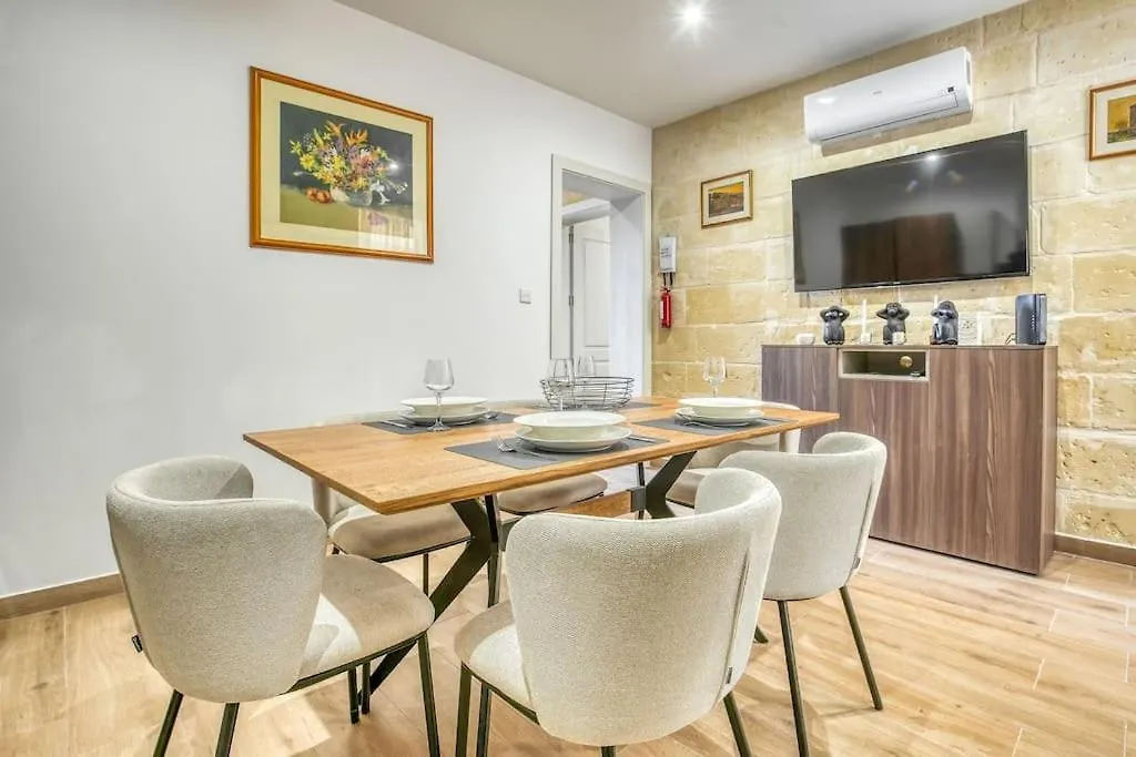 Holiday home Exclusive Seafront Townhouse Sliema, Valletta View
