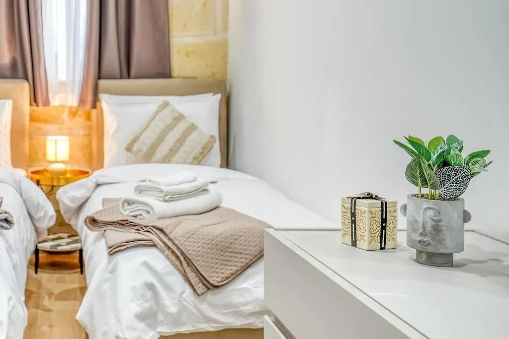 Holiday home Exclusive Seafront Townhouse Sliema, Valletta View