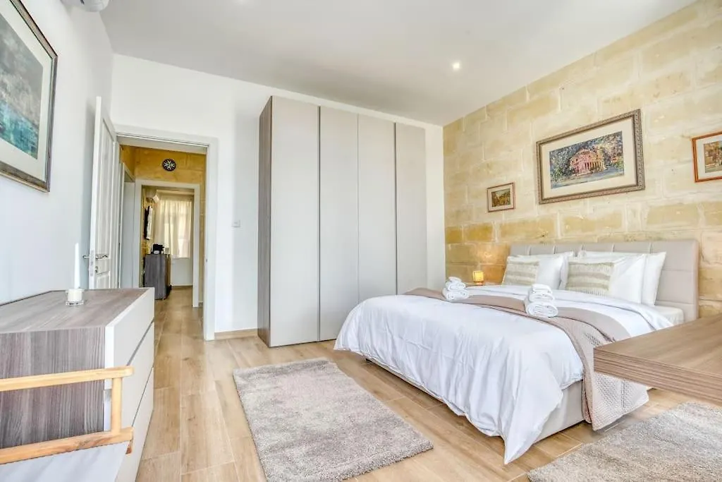 Exclusive Seafront Townhouse Sliema, Valletta View Sliema