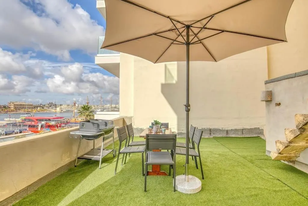 Exclusive Seafront Townhouse Sliema, Valletta View 0*, Sliema Malta