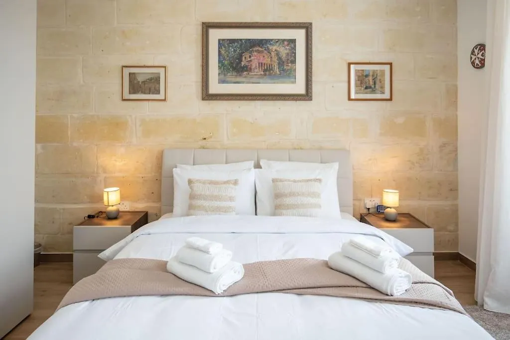 Exclusive Seafront Townhouse Sliema, Valletta View Holiday home Sliema