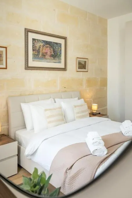 Exclusive Seafront Townhouse Sliema, Valletta View Holiday home Sliema