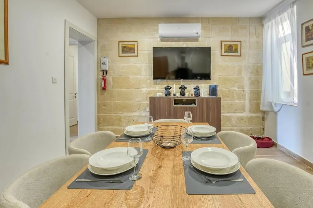 Exclusive Seafront Townhouse Sliema, Valletta View 0*, Sliema Malta