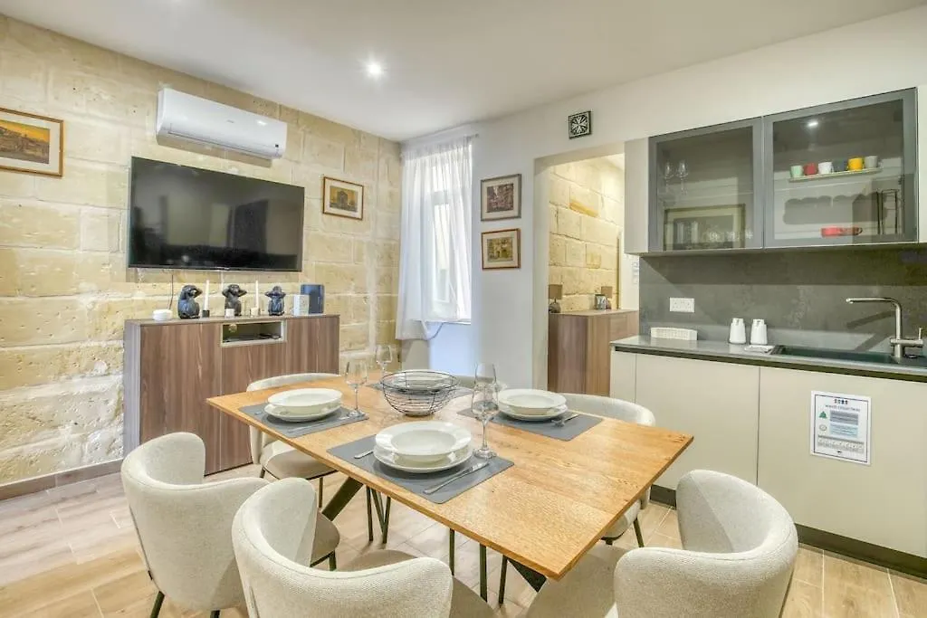 Exclusive Seafront Townhouse Sliema, Valletta View 0*, Sliema Malta
